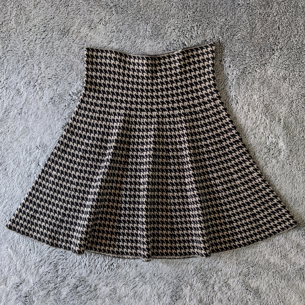 Max Studio Houndstooth Skirt